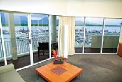 -Shangri-La Hotel The Marina Cairns .jpg